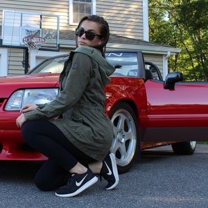 Meet your Posher, Maya